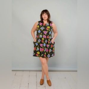 Nooworks Big Pockets Dress is Roses, Size Small